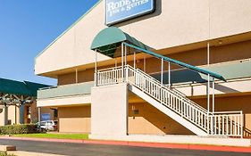 Rodeway Inn & Suites South Of Fiesta Park